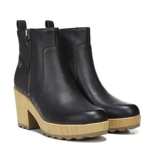 Dr. Scholls Win Over Wood black leather bootie very good condition